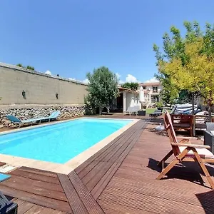 Hébergement de vacances Avec Piscine Et 3 Ideale Groupe, Marseille