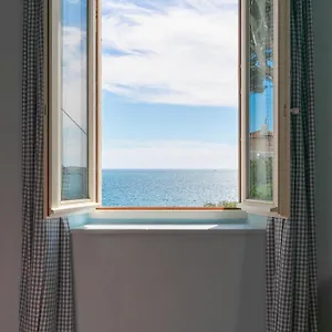 Hébergement de vacances Medje, Sur La Corniche Kennedy Avec Vue, Marseille